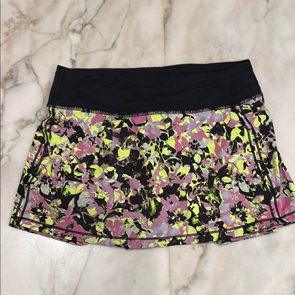 Lululemon Athletica Black and lavender pace rival tennis skirt like new!  Size4
